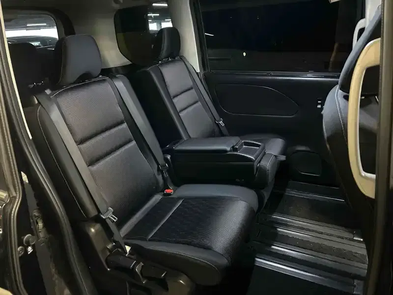 NISSAN SERENA 5D HIGHWAY STAR Image 10