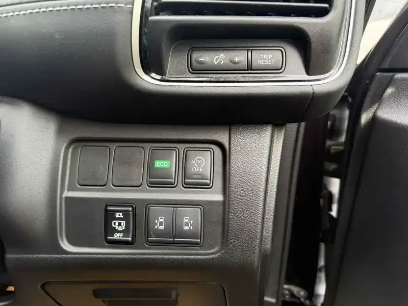 NISSAN SERENA HIGHWAY STAR V SELECTION PRO-PILOT Image 9