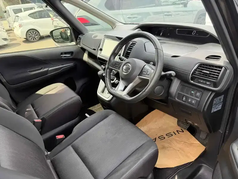 NISSAN SERENA HIGHWAY STAR V SELECTION PRO-PILOT Image 6