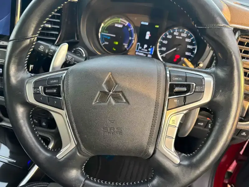 MITSUBISHI OUTLANDER PHEV 4WD G Image 26