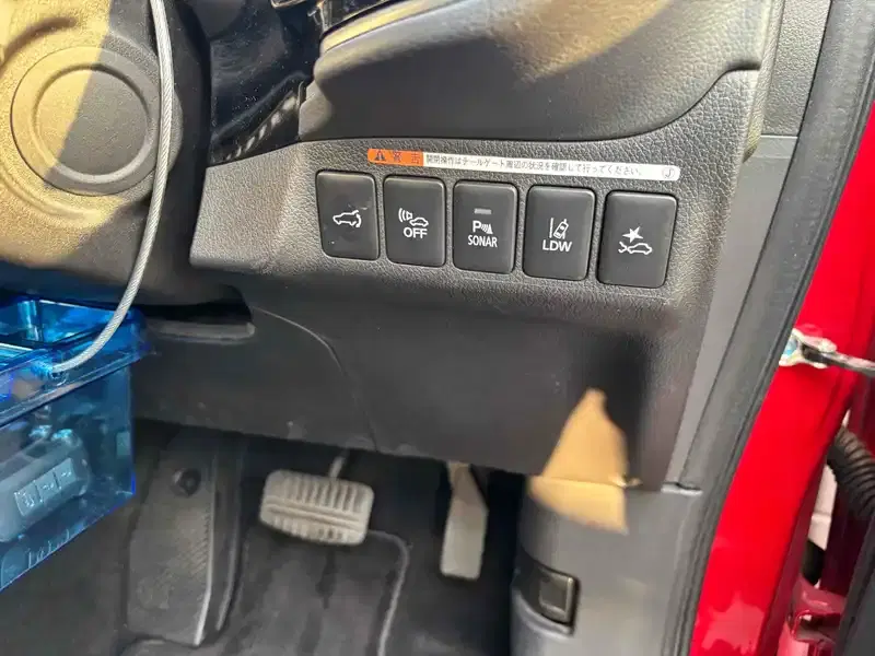 MITSUBISHI OUTLANDER PHEV 4WD G Image 10
