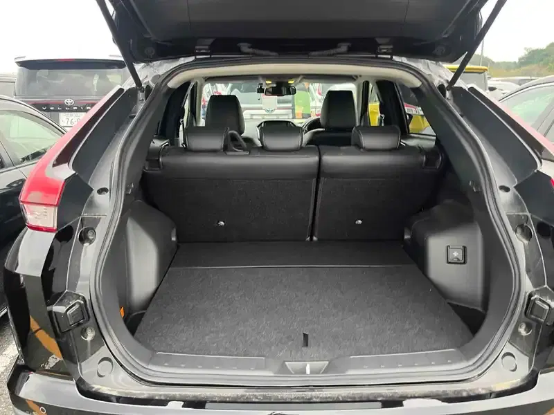 MITSUBISHI ECLIPSE CROSS 4WD G Image 8