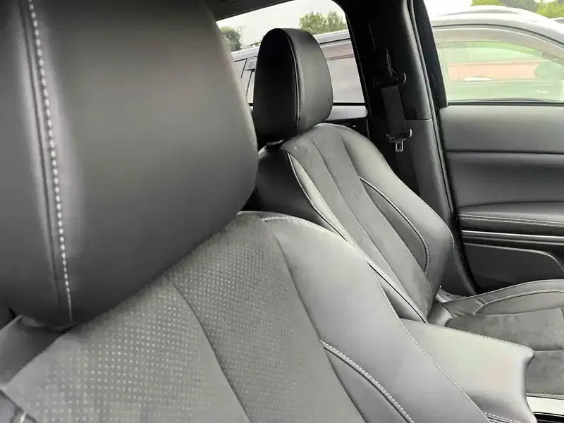 MITSUBISHI ECLIPSE CROSS 4WD G Image 6