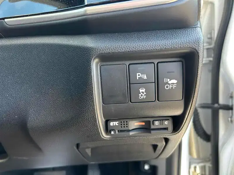 HONDA GRACE HYBRID LX Image 19