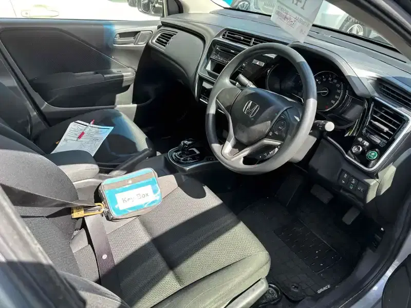 HONDA GRACE HYBRID DX Image 5