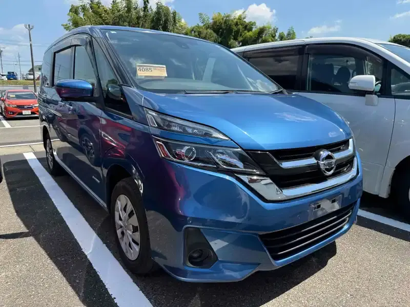 NISSAN SERENA X V SMART 2 4WD Image 6