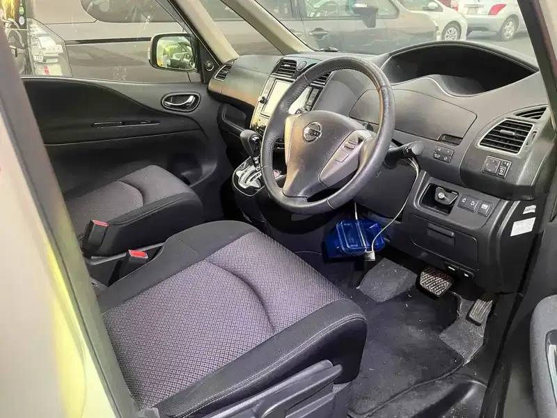 NISSAN SERENA 5D HIGHWAY STAR S-HYBRID V AERO M Image 5
