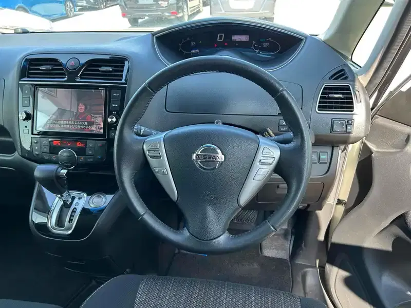 NISSAN SERENA 5D HIGHWAY STAR V SELECTOR + SAFE Image 4