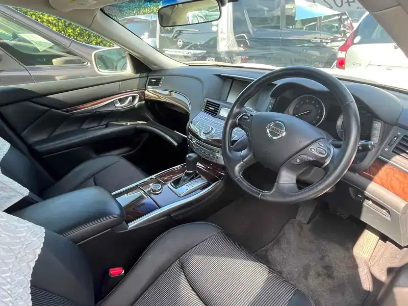 NISSAN FUGA HYBRID Image 10
