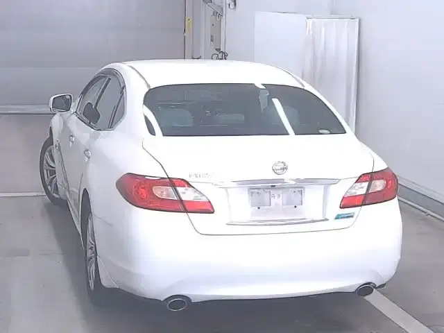 NISSAN FUGA HYBRID Image 4