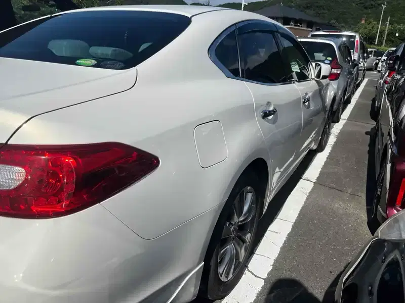 NISSAN FUGA HYBRID Image 6