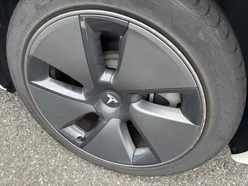 TESLA MODEL 3 STANDARD RANGE PLUS Image 13