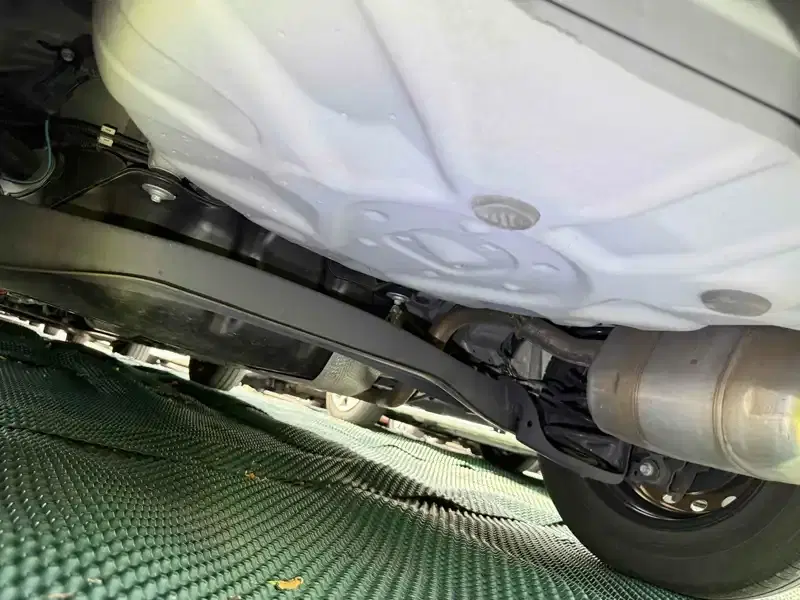 TOYOTA YARIS HYBRID X SAFETYSENSING Image 16