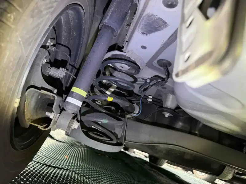 TOYOTA YARIS HYBRID X SAFETYSENSING Image 17