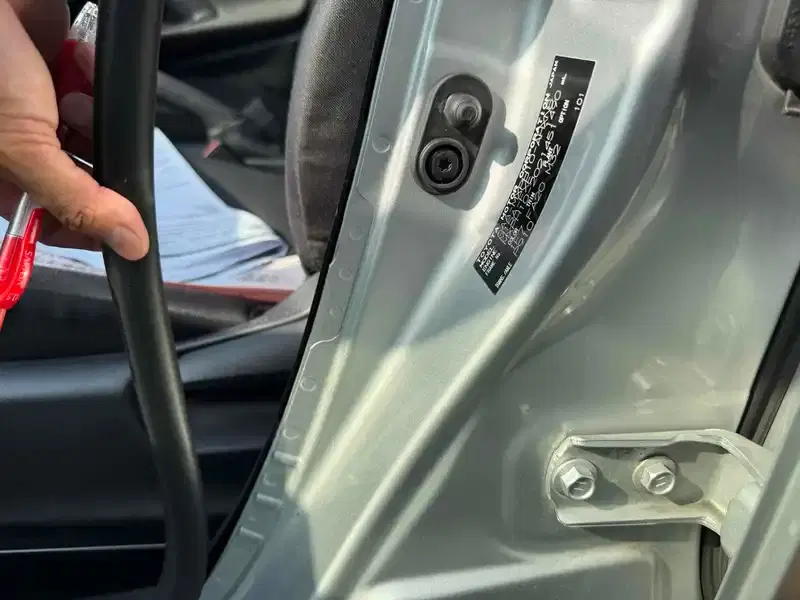TOYOTA YARIS HYBRID X SAFETYSENSING Image 15