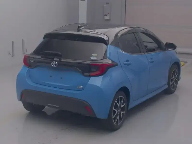 TOYOTA YARIS HYBRID Z Image 4