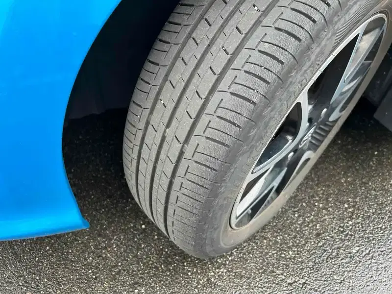 TOYOTA YARIS HYBRID Z Image 11