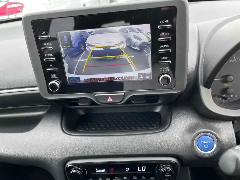 TOYOTA YARIS HYBRID X Image 11