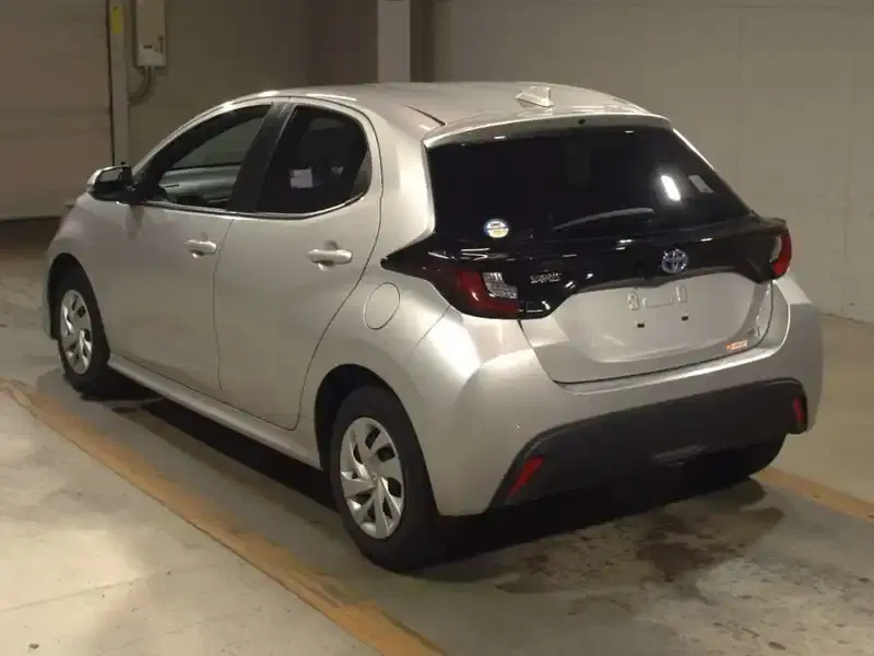 TOYOTA YARIS HYBRID X Image 7