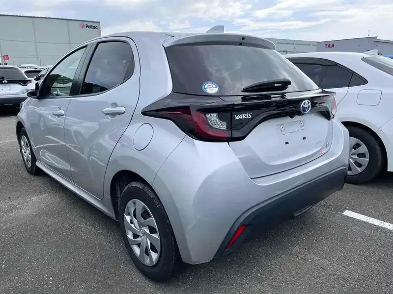 TOYOTA YARIS HYBRID X Image 20