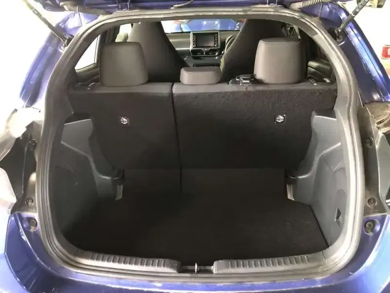 TOYOTA YARIS HYBRID X Image 10