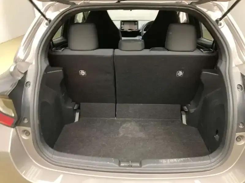 TOYOTA YARIS HYBRID X Image 11