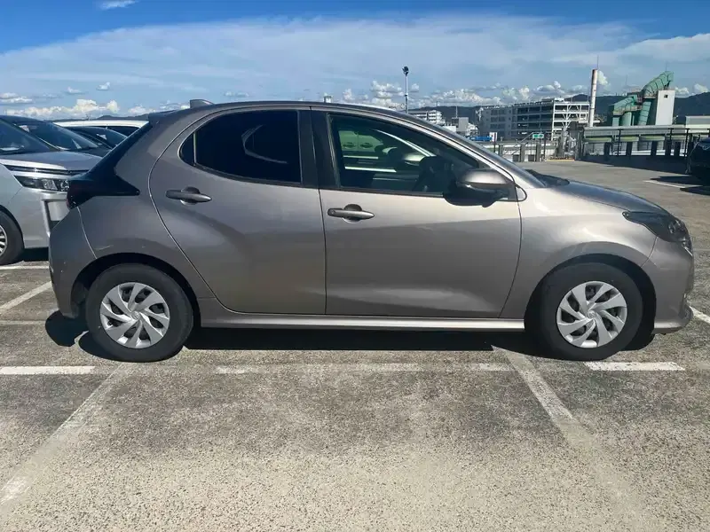 TOYOTA YARIS HYBRID X Image 33