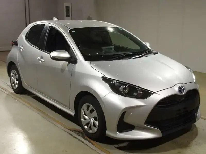 TOYOTA YARIS HYBRID X Image 6