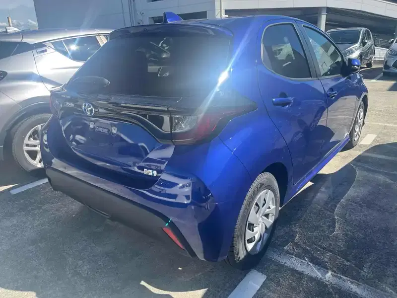 TOYOTA YARIS HYBRID X Image 30