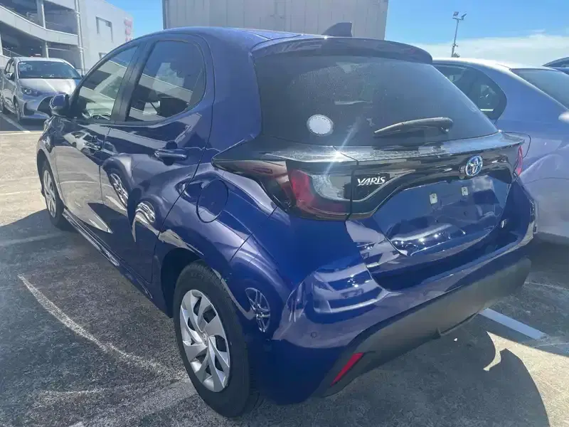 TOYOTA YARIS HYBRID X Image 14