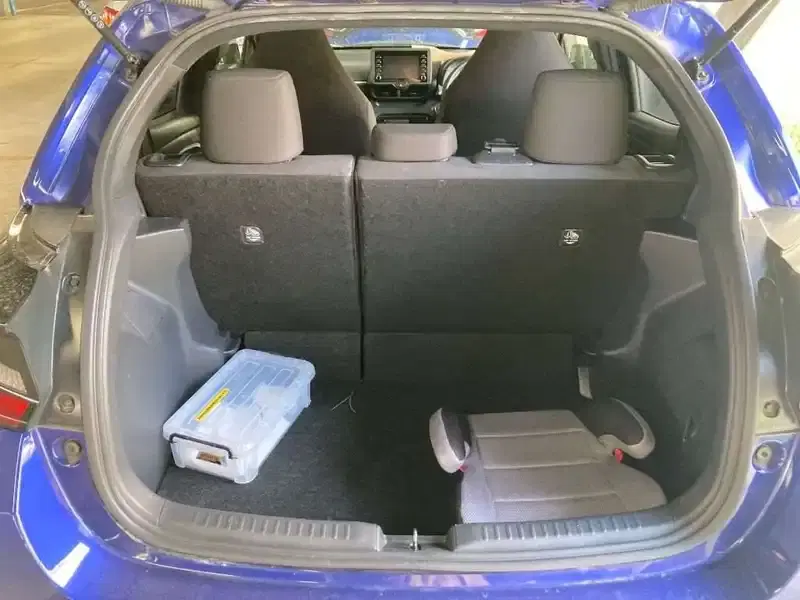 TOYOTA YARIS HYBRID X Image 8