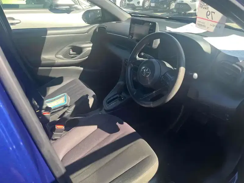 TOYOTA YARIS HYBRID X Image 35