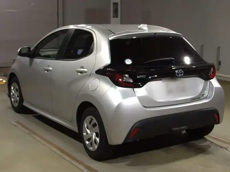 TOYOTA YARIS HYBRID X Image 7