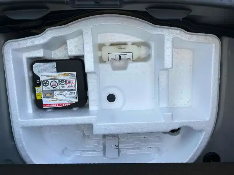 TOYOTA YARIS HYBRID X Image 27
