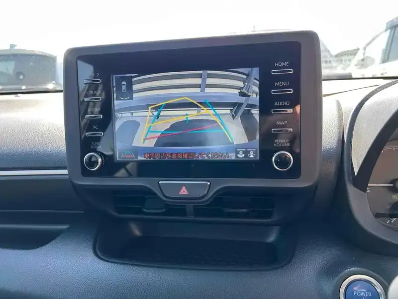 TOYOTA YARIS HYBRID X Image 13