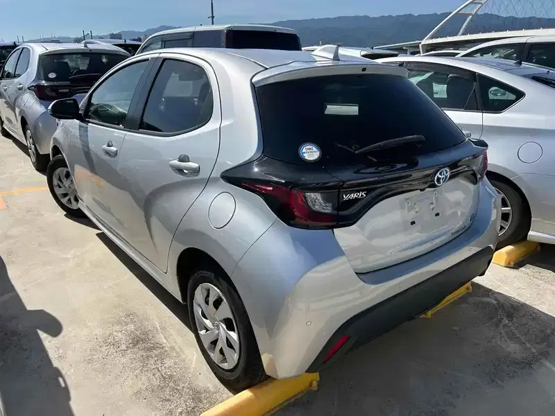 TOYOTA YARIS HYBRID X Image 10