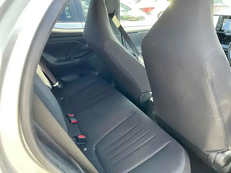 TOYOTA YARIS HYBRID X Image 36