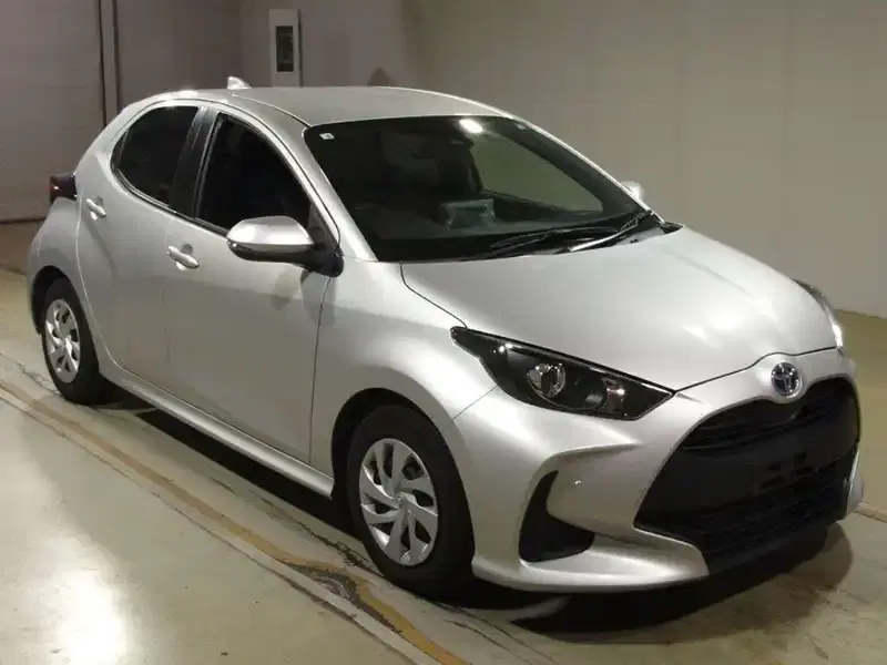 TOYOTA YARIS HYBRID X Image 4