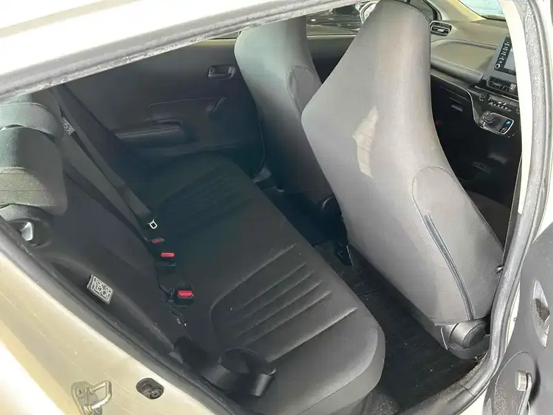TOYOTA AQUA B Image 14