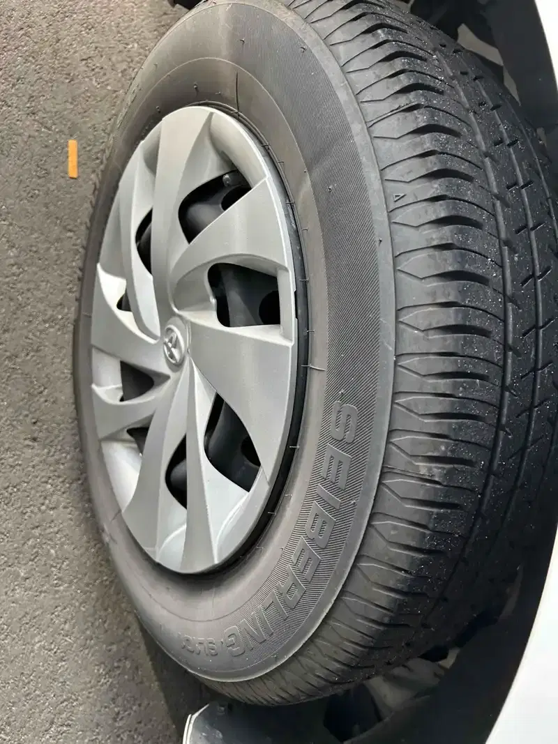 TOYOTA AQUA B Image 15
