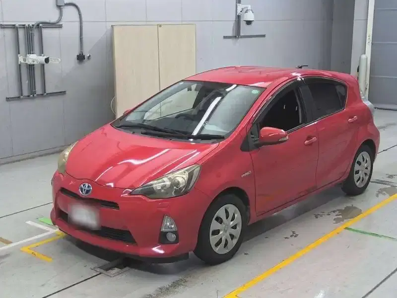 TOYOTA AQUA S Image 3
