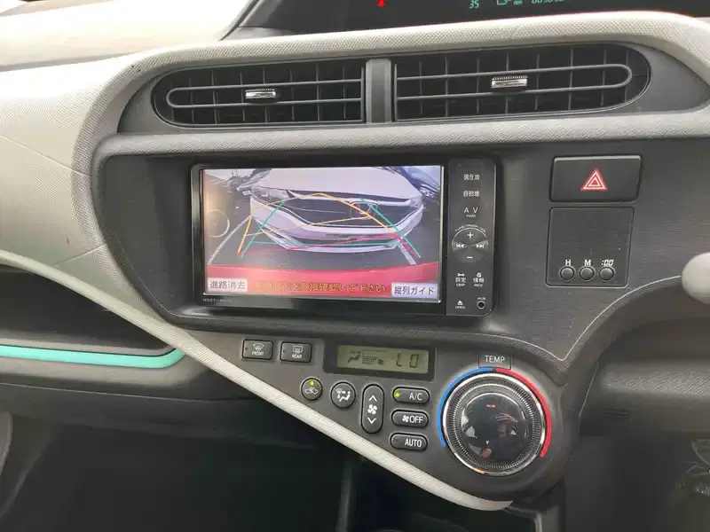 TOYOTA AQUA S Image 15