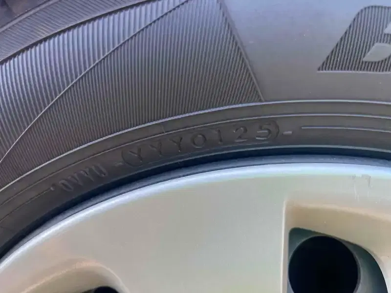 TOYOTA AQUA S Image 14