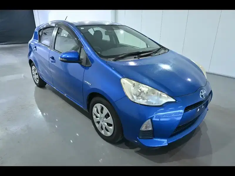 TOYOTA AQUA S Image 3