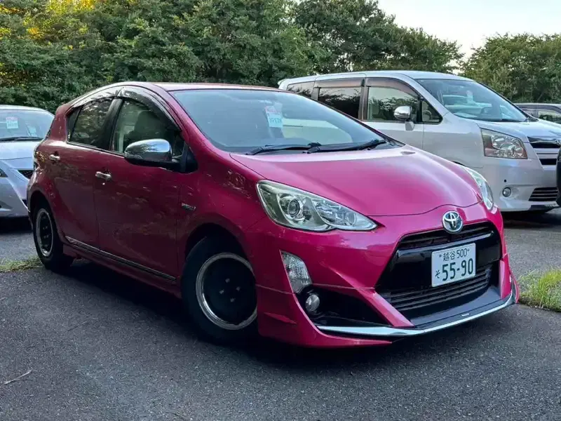 TOYOTA AQUA S Image 1
