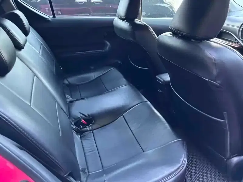 TOYOTA AQUA S Image 24