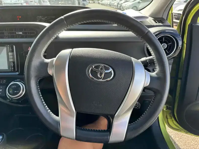 TOYOTA AQUA G Image 22