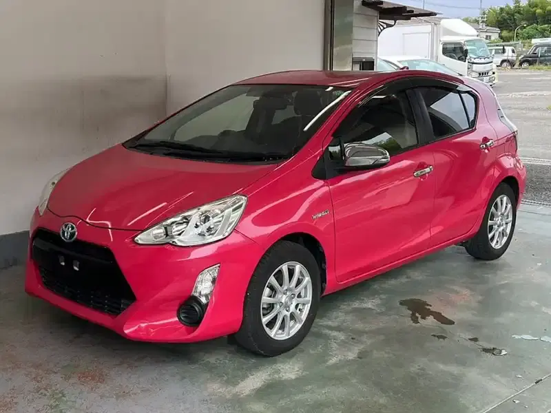 TOYOTA AQUA S Image 1