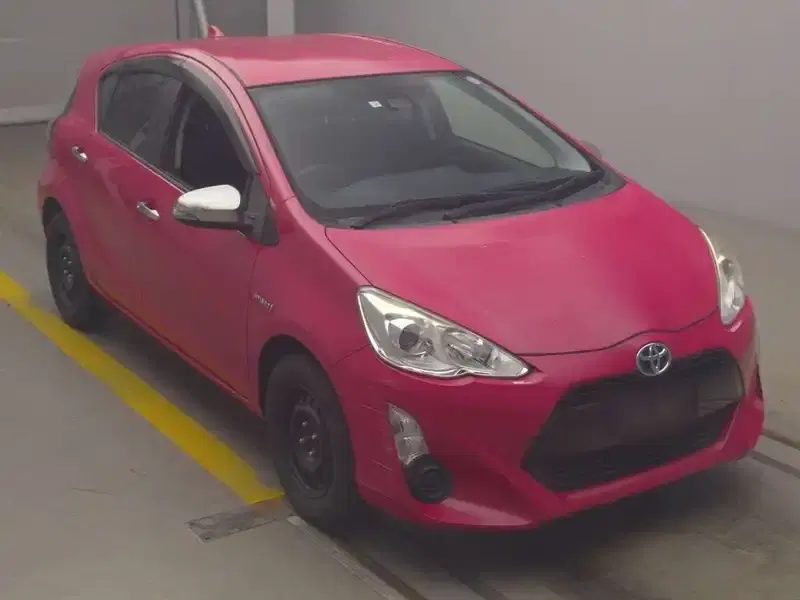 TOYOTA AQUA S Image 4