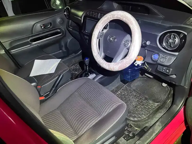 TOYOTA AQUA G Image 3